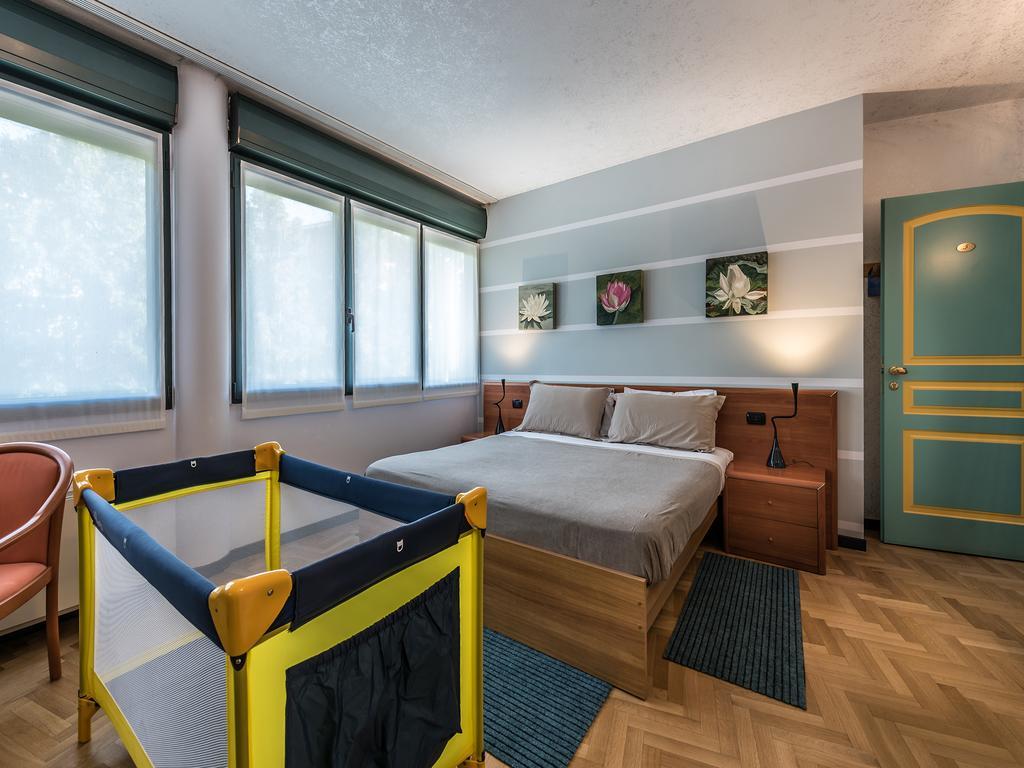 Mini Hotel Wine & Dreams Alba  Ngoại thất bức ảnh