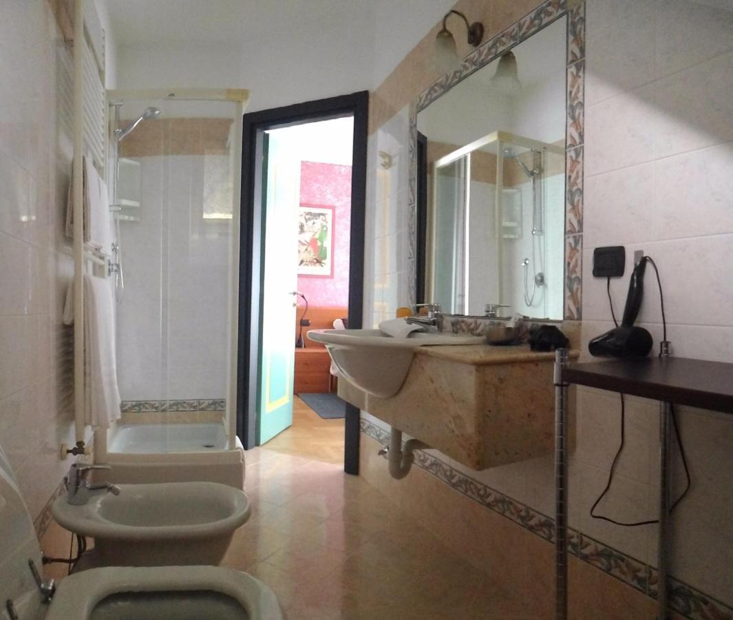 Mini Hotel Wine & Dreams Alba  Phòng bức ảnh